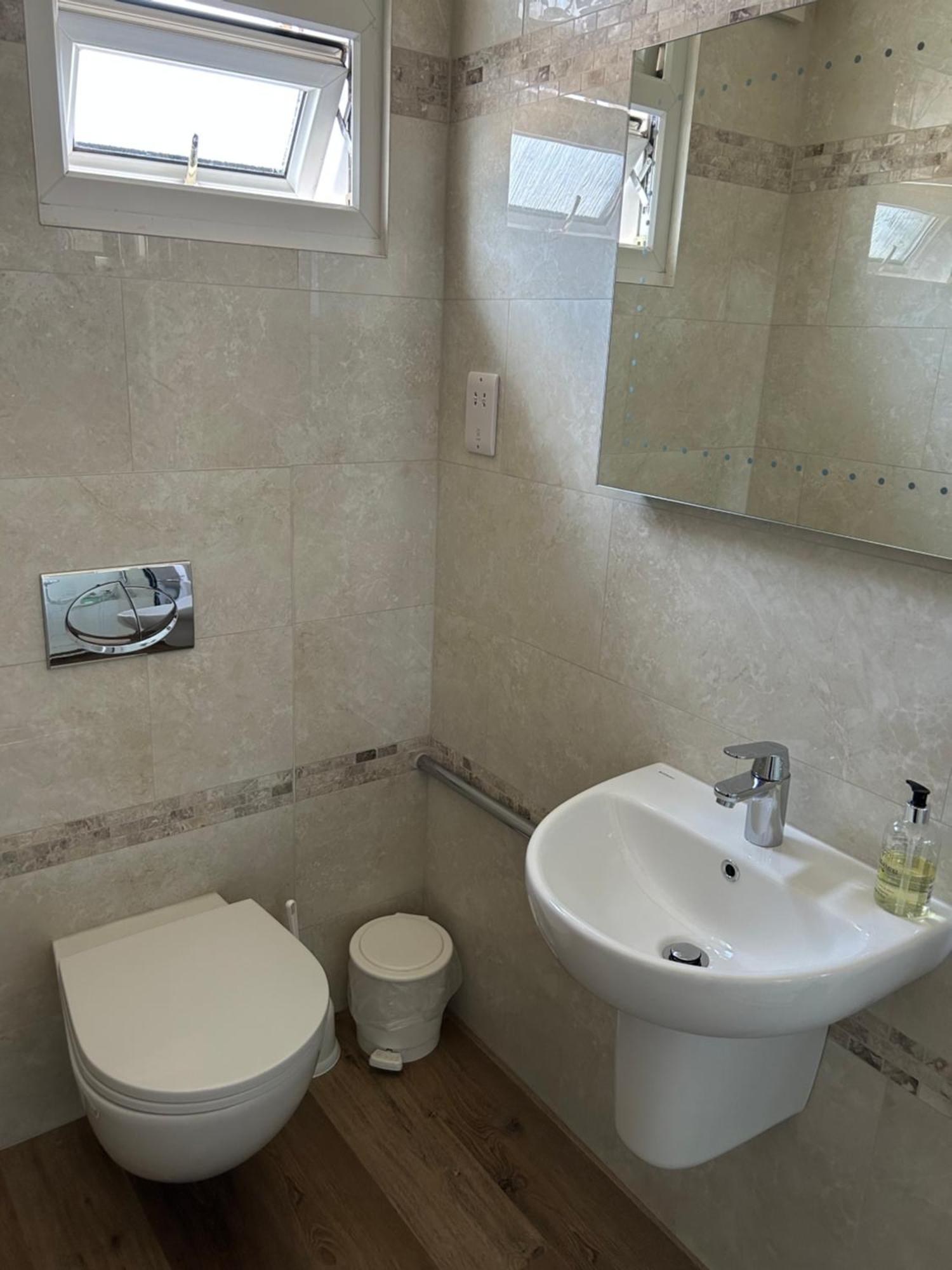 Oakwood Bed And Breakfast Heathrow Hillingdon Exteriér fotografie