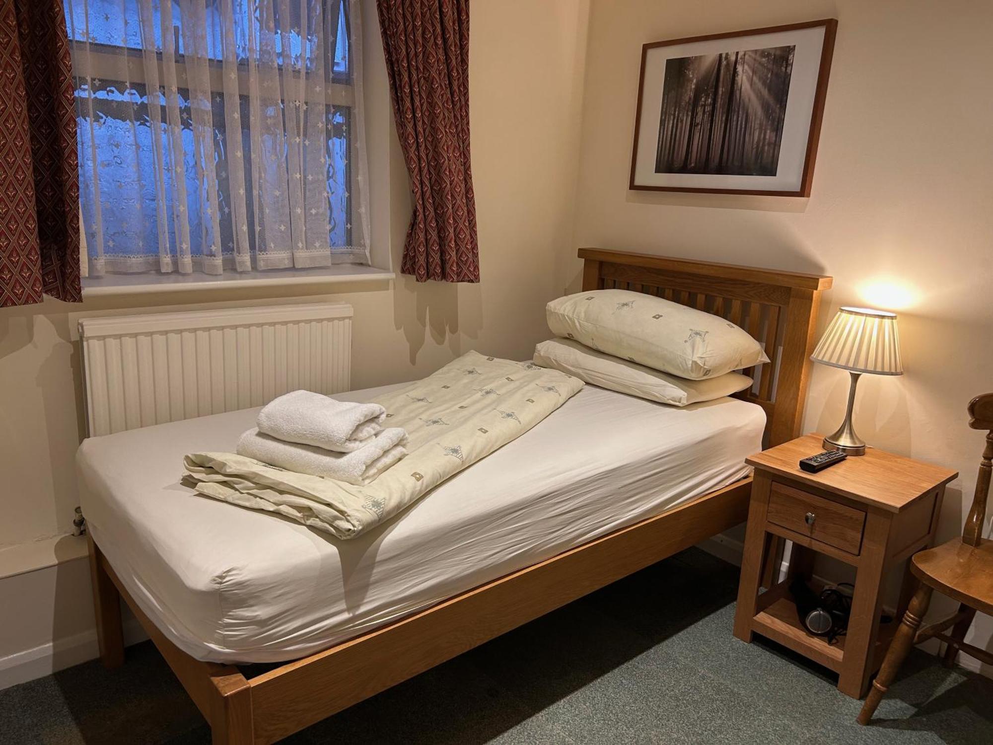 Oakwood Bed And Breakfast Heathrow Hillingdon Exteriér fotografie
